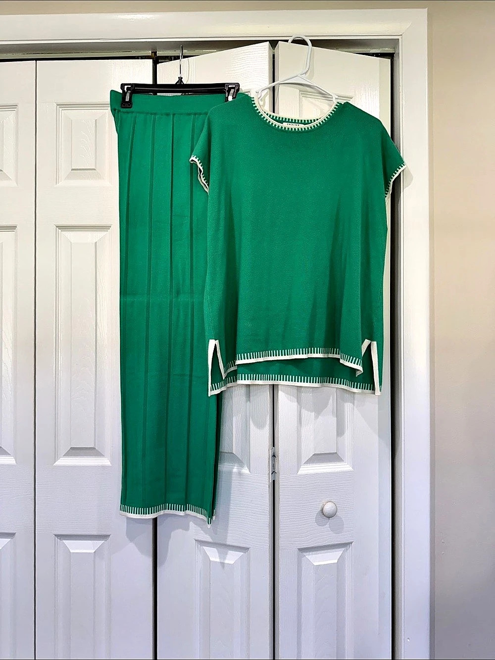 Green Two-Piece Set Like New